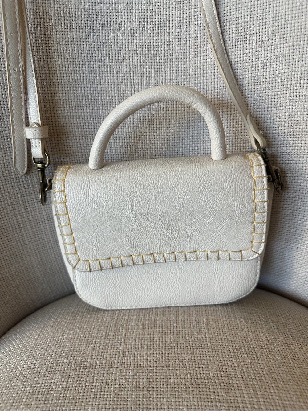 NWOT Universal Thread Cream Top-Handle Crossbody MiniBag with Contrast Stitching